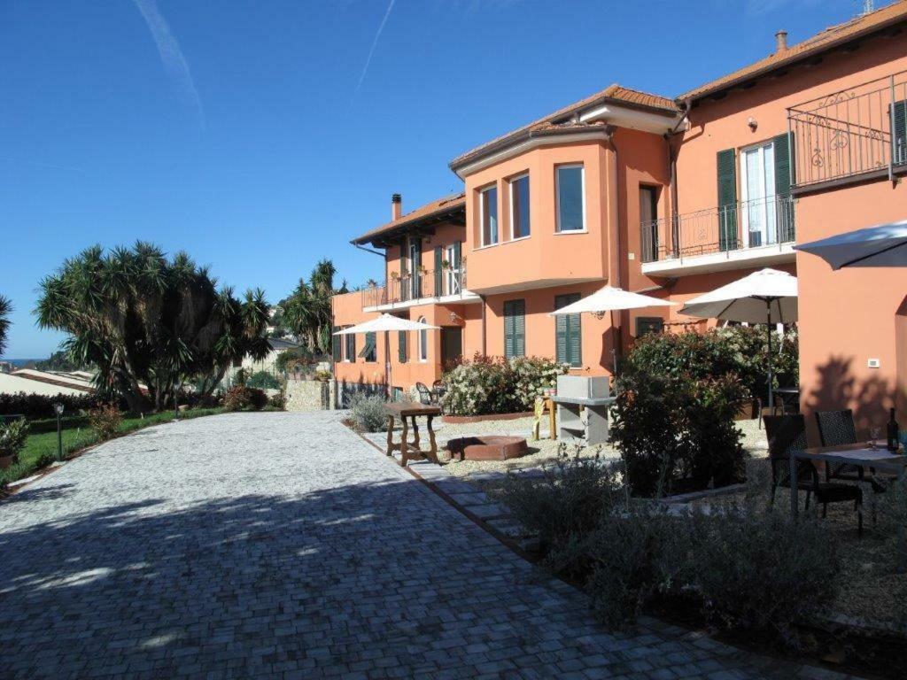 Agriturismo La Tuffatrice Империа Екстериор снимка